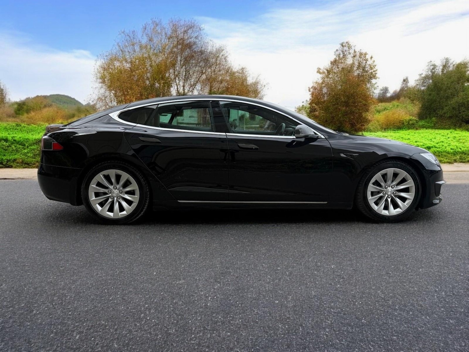 Used Tesla Model S 2016 for sale - 76942497: Photo 5