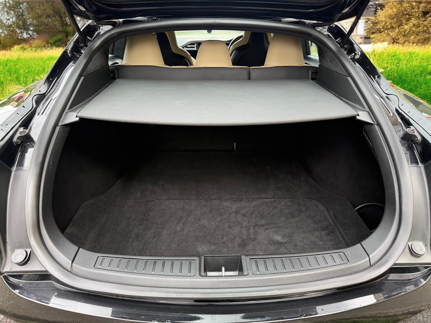 Used Tesla Model S 2016 for sale - 76942497: Photo 8