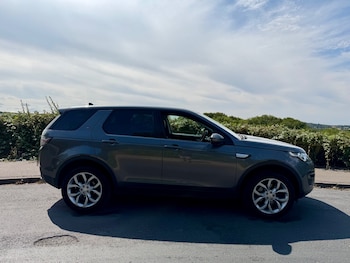 Used Land Rover Discovery Sport 2016 for sale - 79347483: Photo
