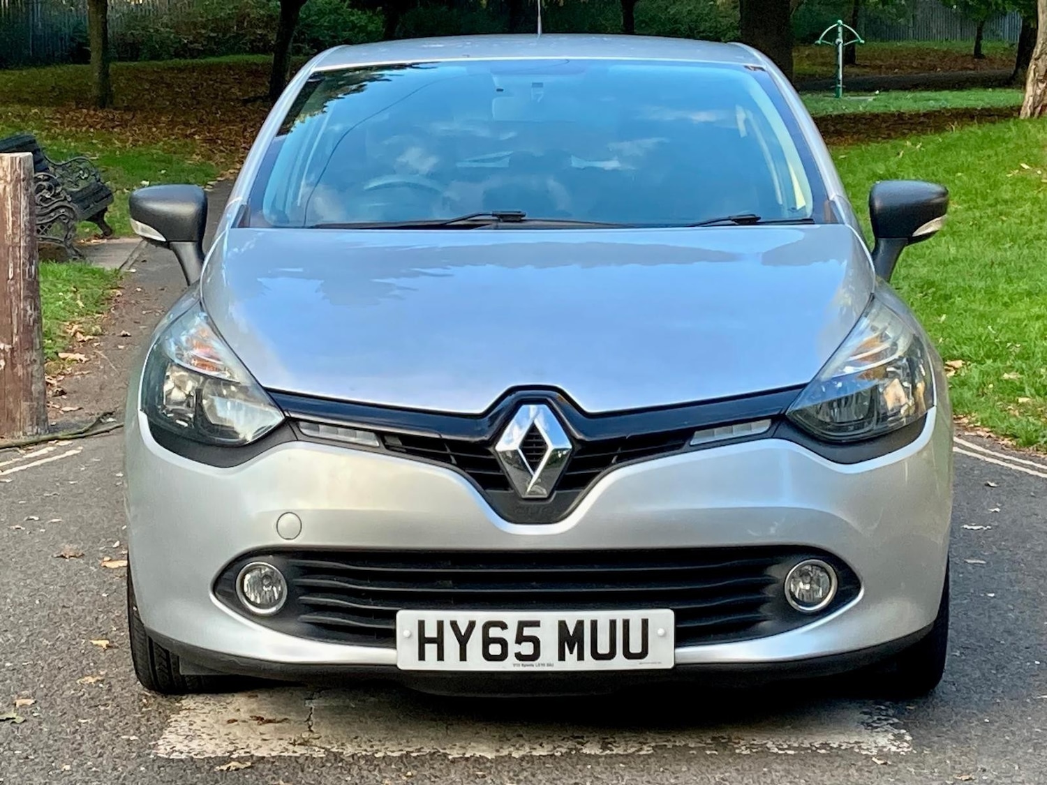 Used Renault Clio 2015 for sale - 77934424: Photo 2