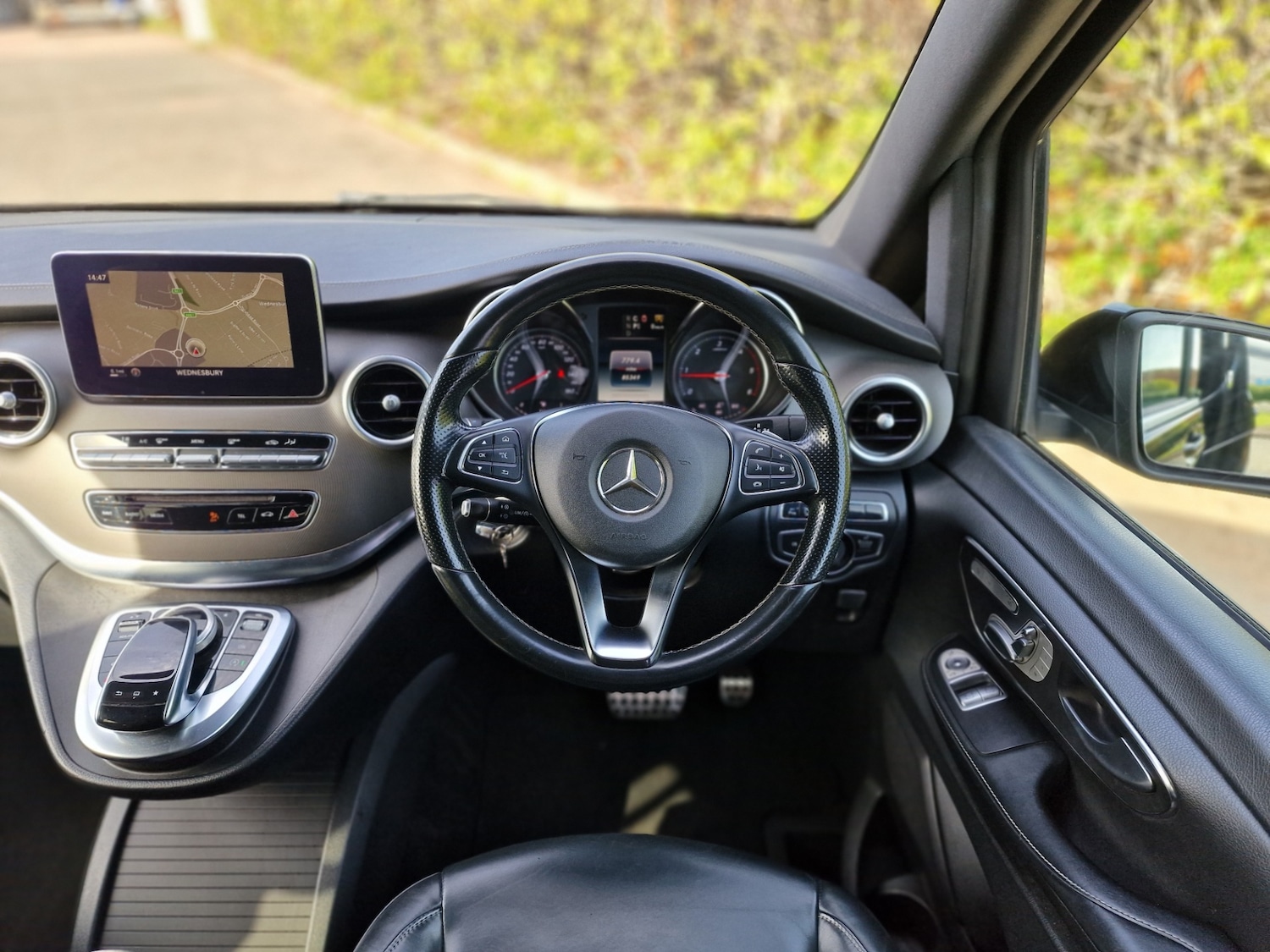 Used Mercedes-Benz V-Class 2015 for sale - 77938521: Photo 4