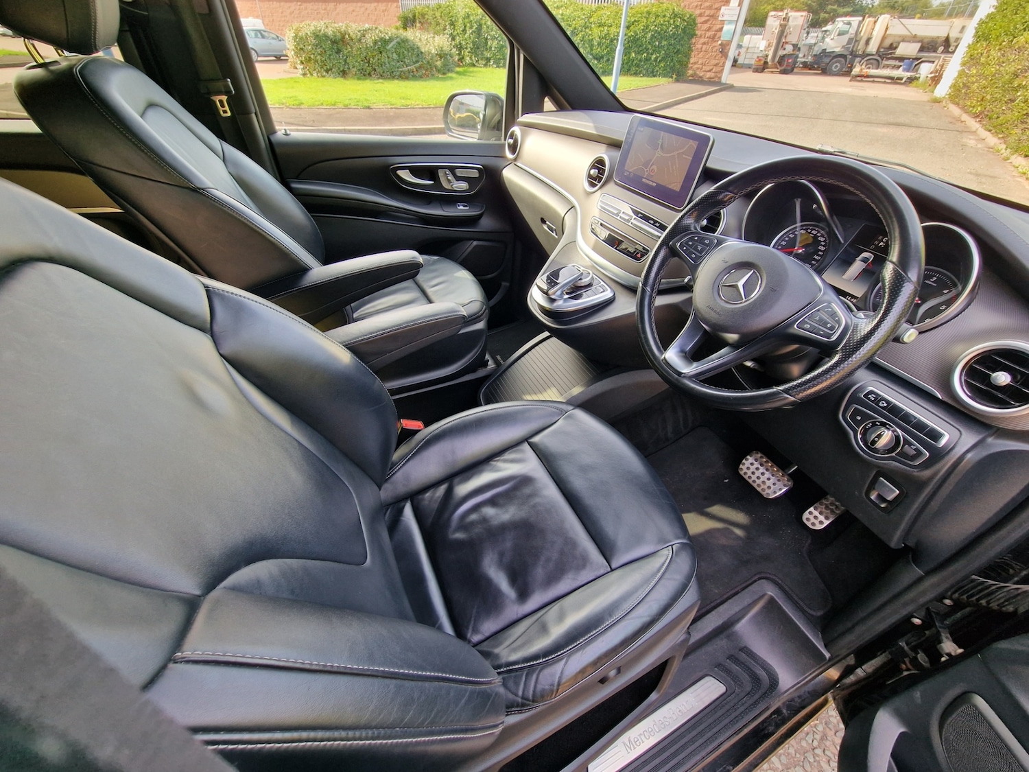 Used Mercedes-Benz V-Class 2015 for sale - 77938521: Photo 49