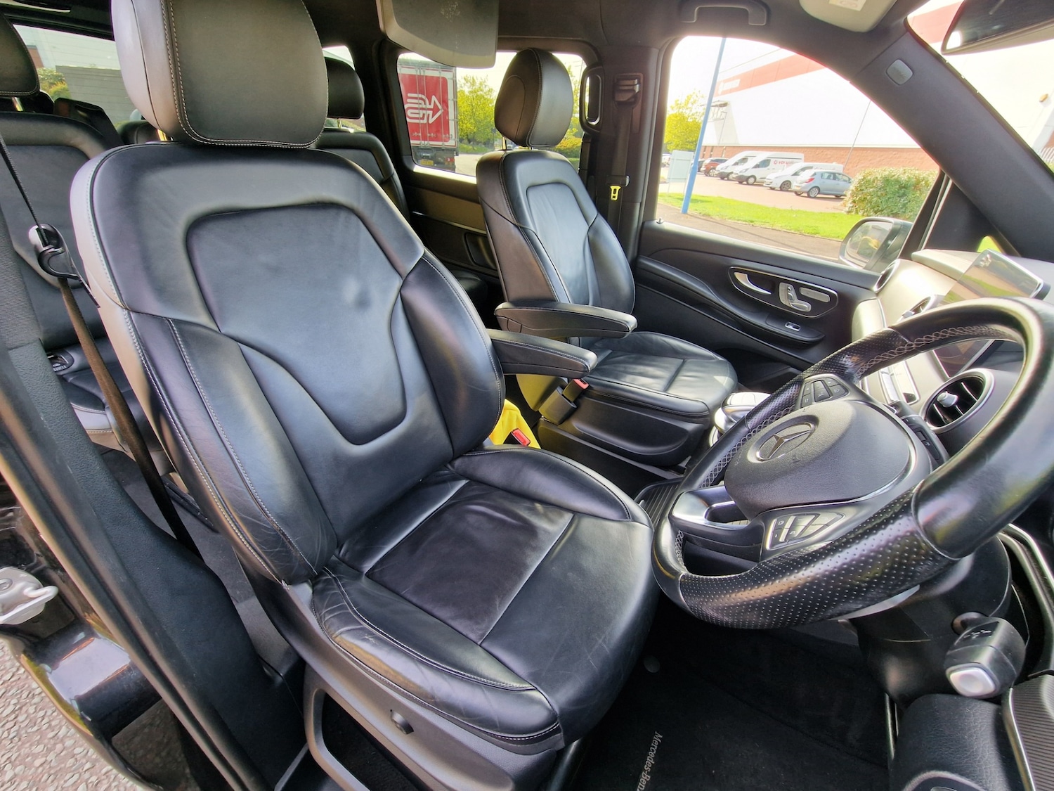 Used Mercedes-Benz V-Class 2015 for sale - 77938521: Photo 51