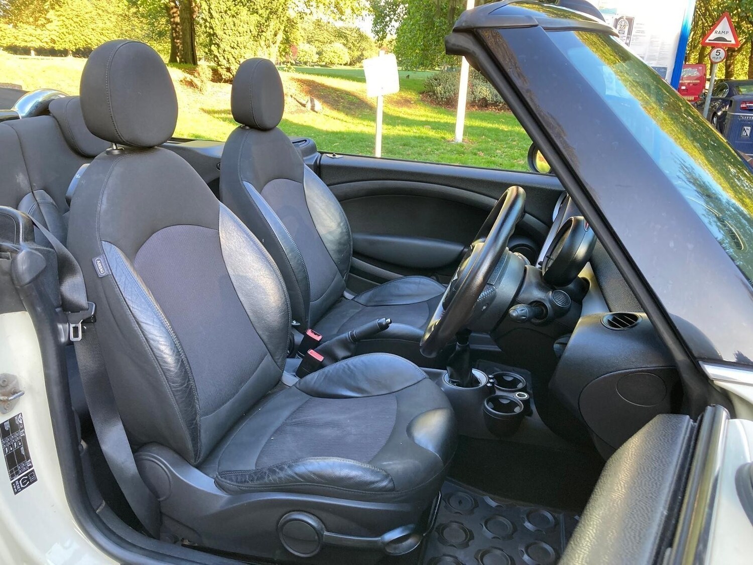 Used MINI Convertible 2011 for sale - 77934425: Photo 14