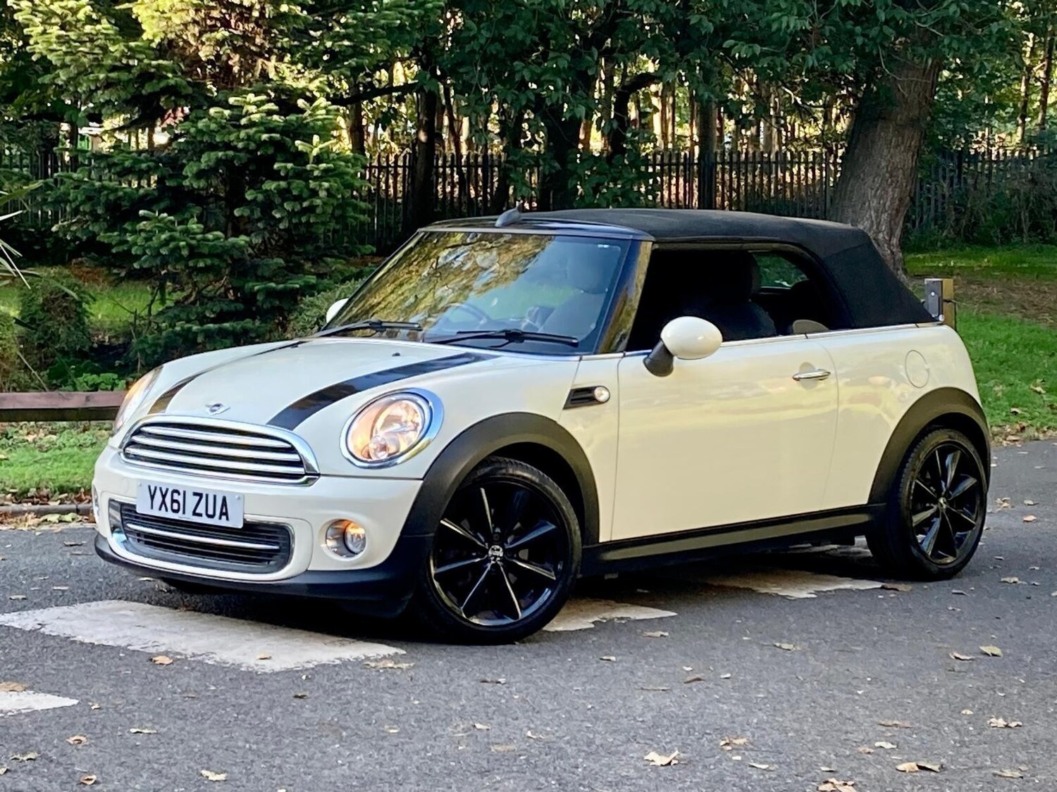 Used MINI Convertible 2011 for sale - 77934425: Photo 7
