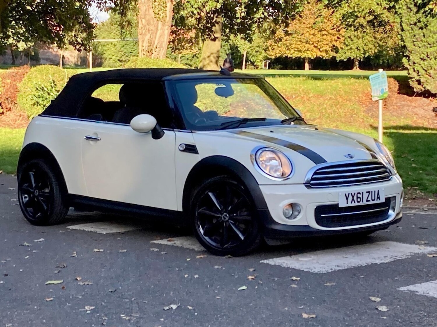 Used MINI Convertible 2011 for sale - 77934425: Photo 8