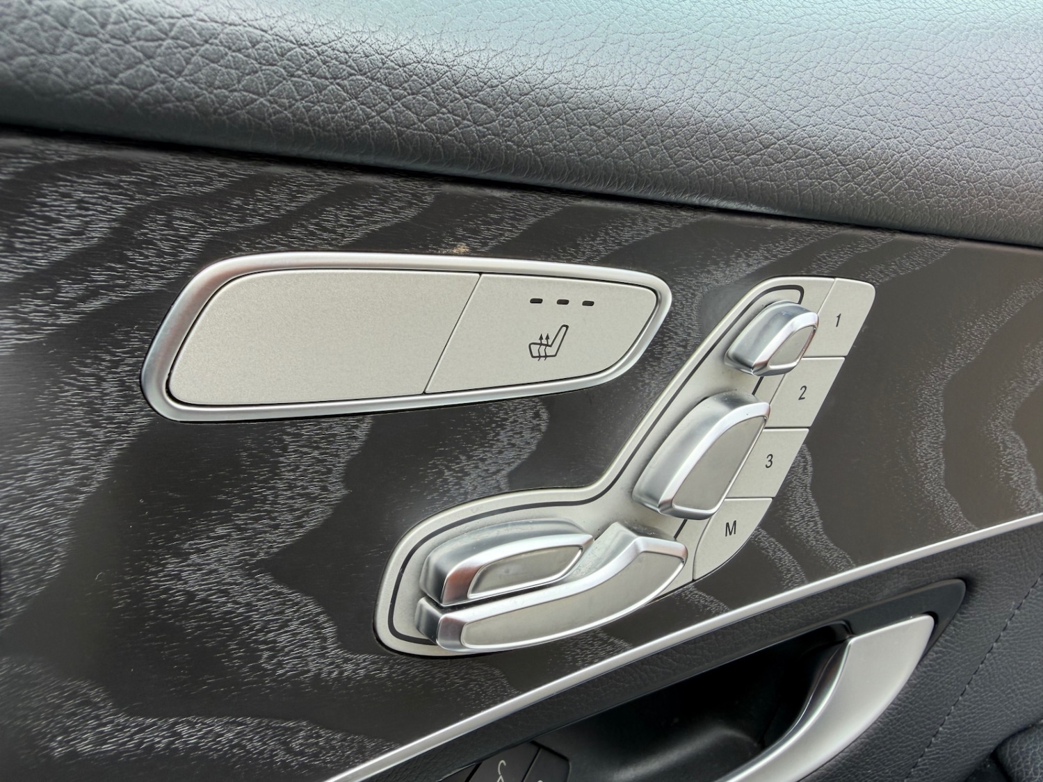 Used Mercedes-Benz GLC 2019 for sale - 77989183: Photo 20