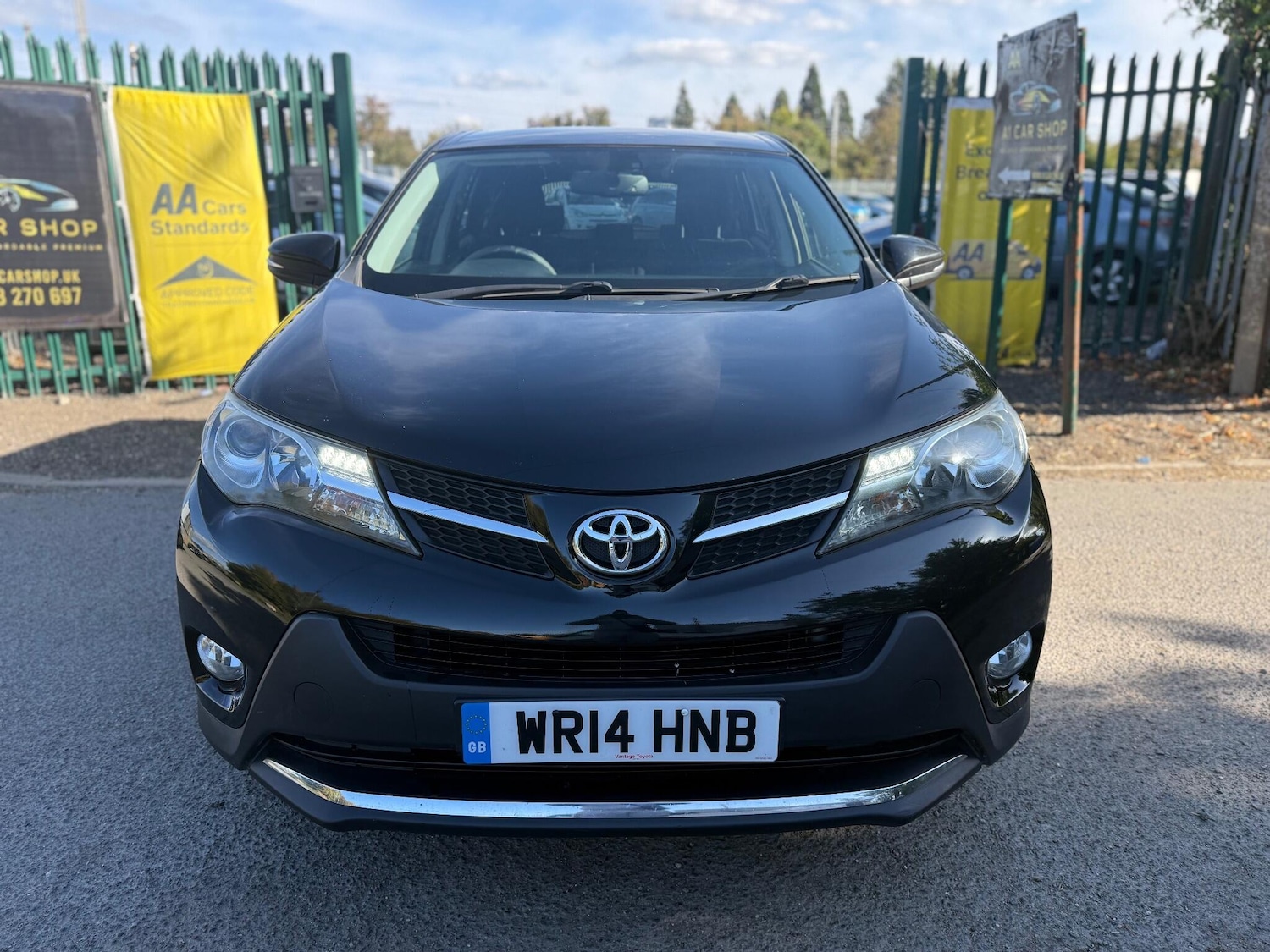 Used Toyota RAV4 2014 for sale - 76042684: Photo 2