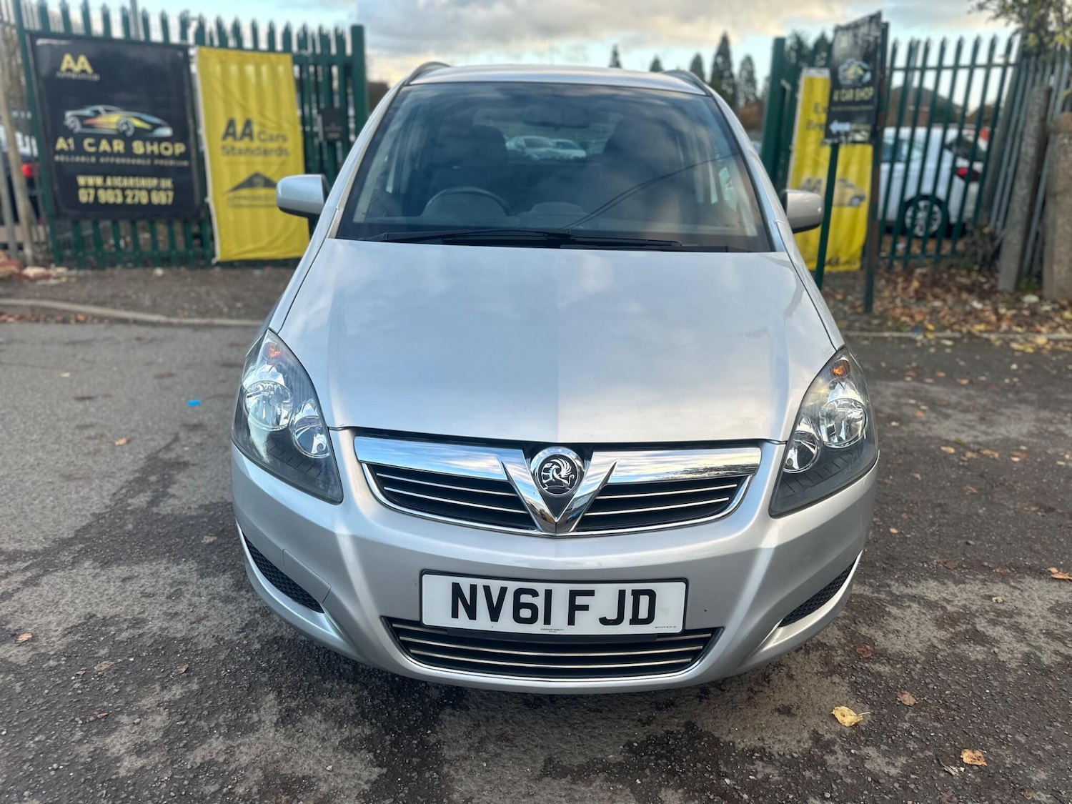 Used Vauxhall Zafira 2011 for sale - 76522300: Photo 2