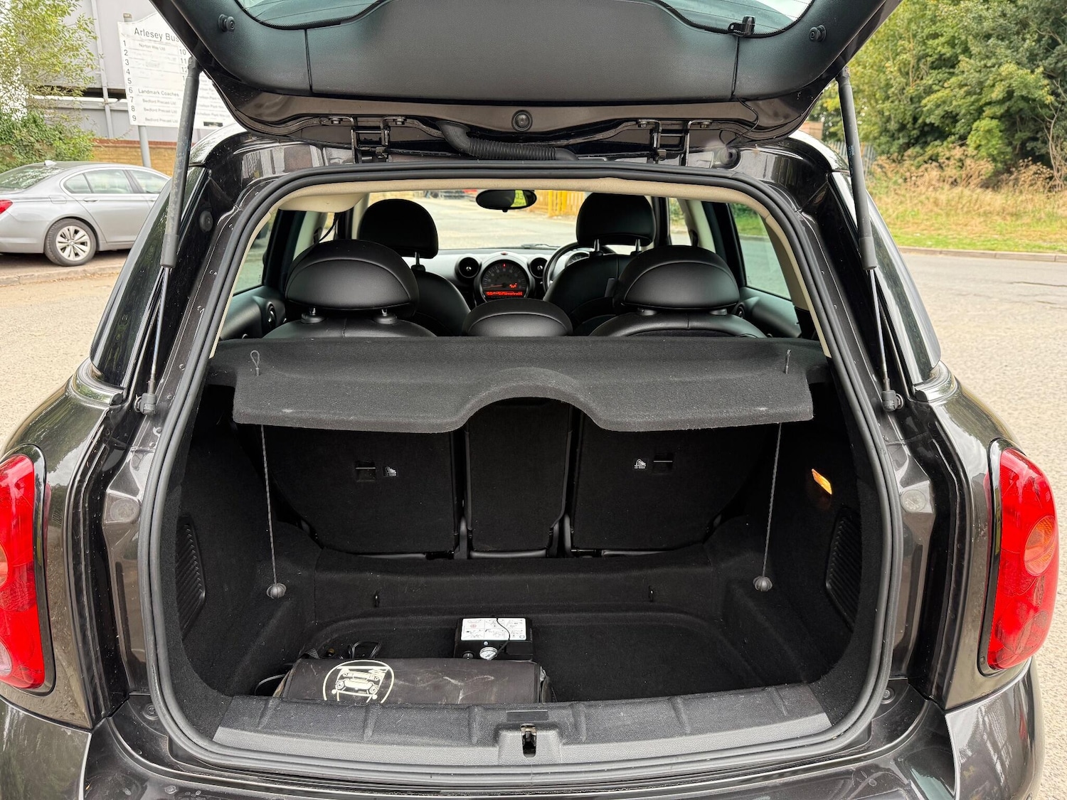 Vehicle 29