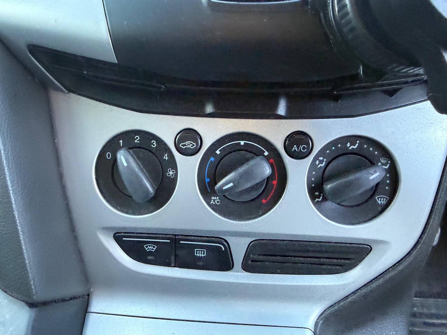 Used Ford Focus 2011 for sale - 76188759: Photo 23