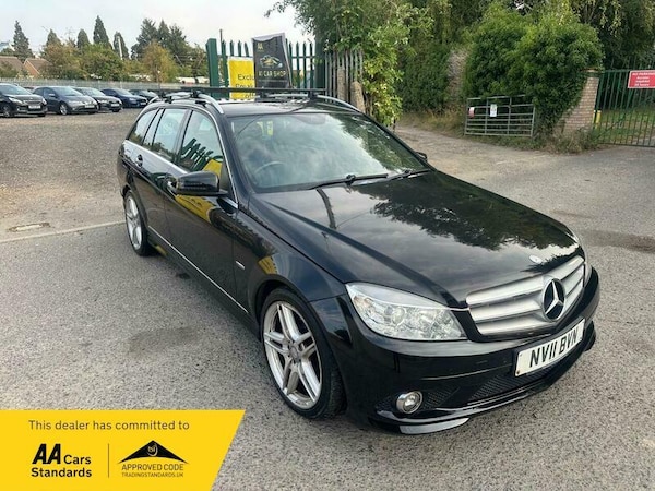 Used Mercedes-Benz C-Class 2011 for sale - 75635569: Photo 2