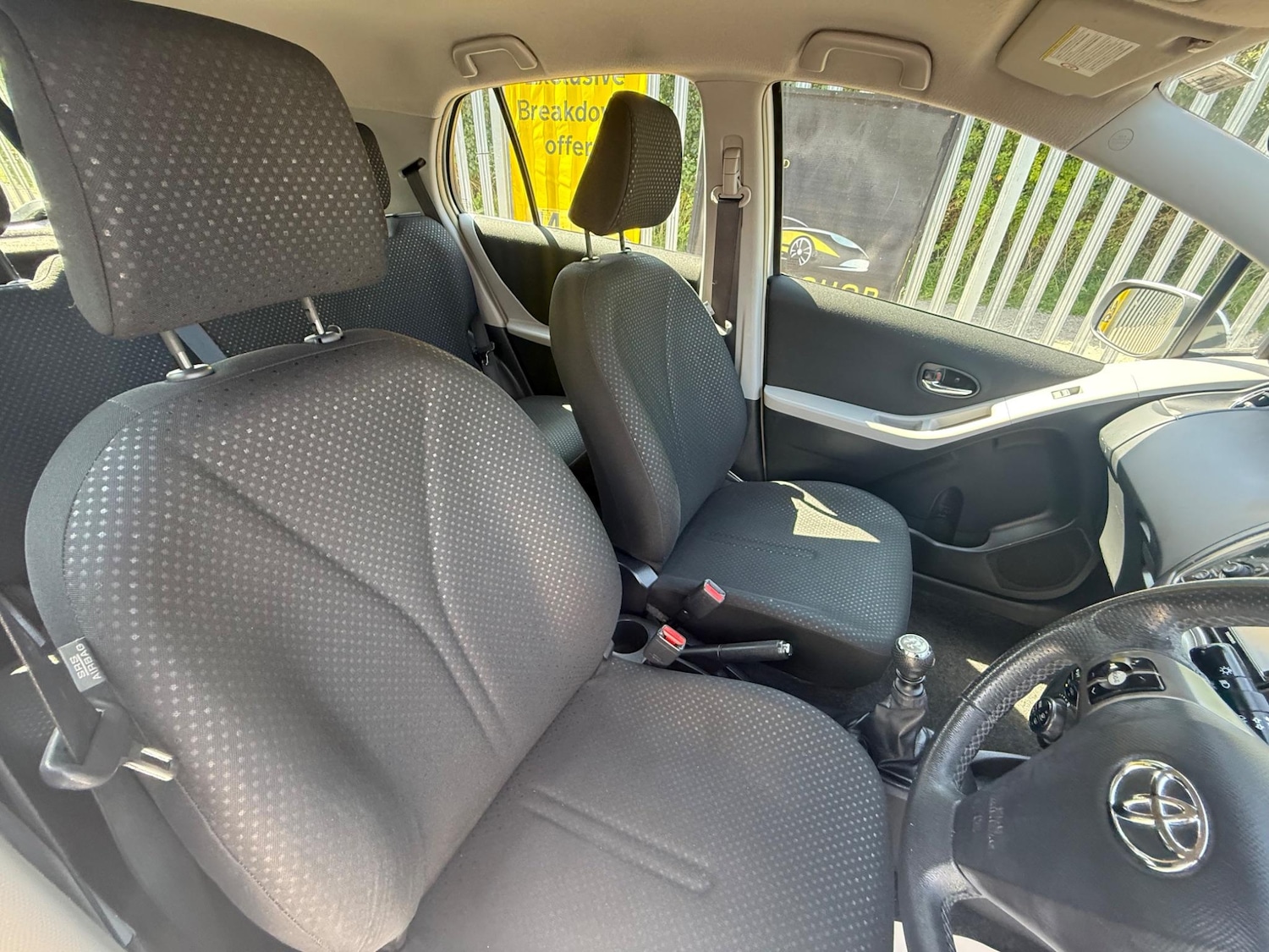 Used Toyota Yaris 2011 for sale - 76457654: Photo 12