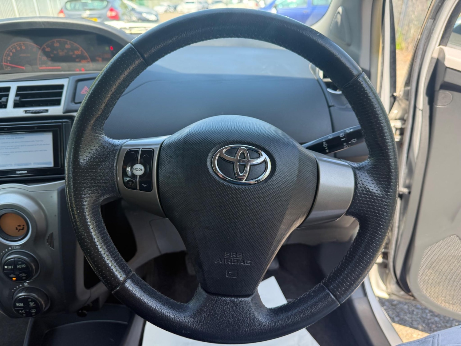 Used Toyota Yaris 2011 for sale - 76457654: Photo 14