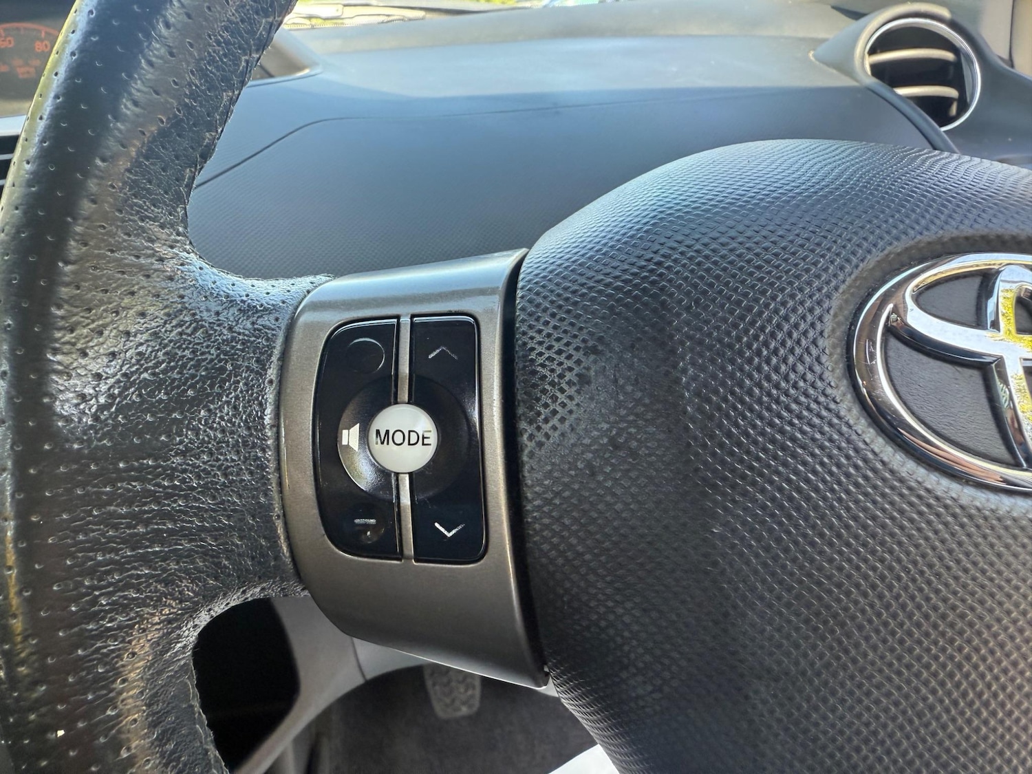 Used Toyota Yaris 2011 for sale - 76457654: Photo 16