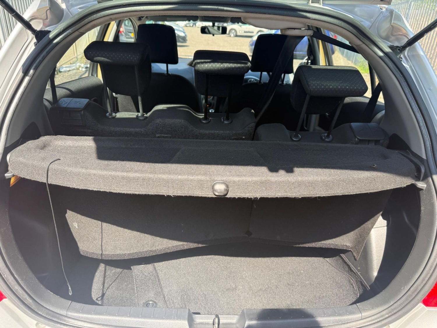 Used Toyota Yaris 2011 for sale - 76457654: Photo 24