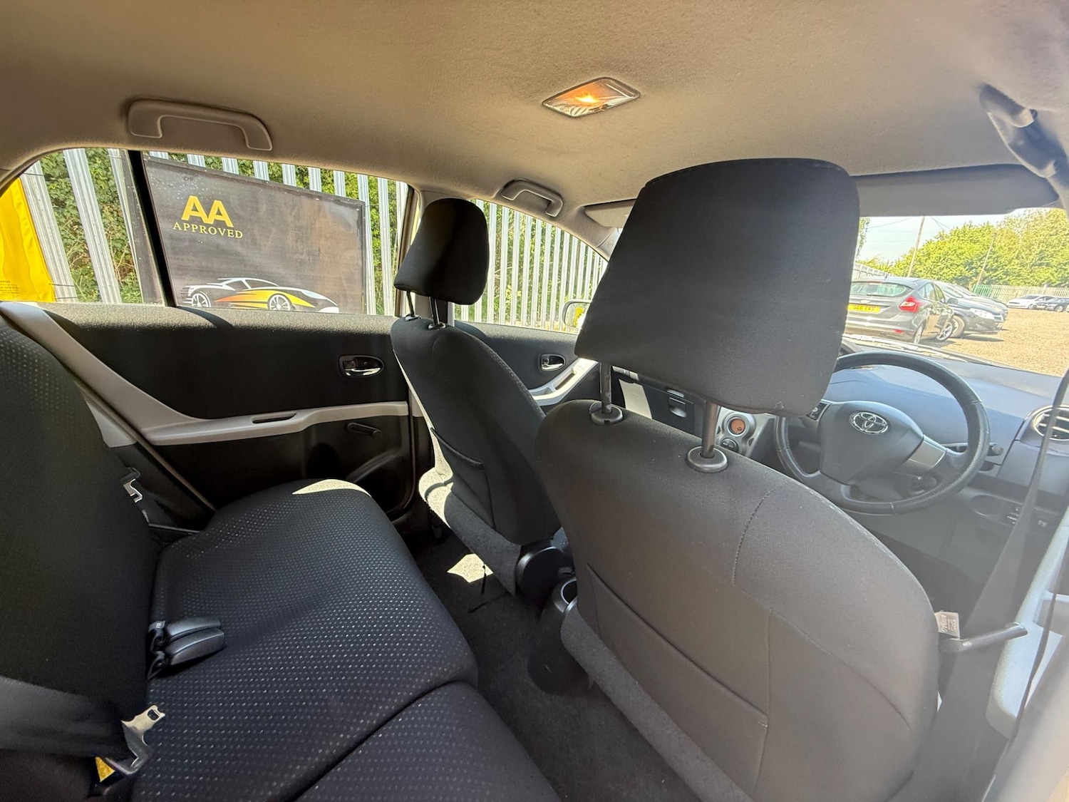 Used Toyota Yaris 2011 for sale - 76457654: Photo 26