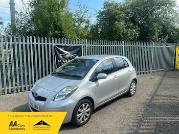 Used Toyota Yaris 2011 for sale - 76457654: Photo