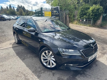 (16) - 2.0 TDI Laurin & Klement 4WD Euro 6 (s/s) 5dr