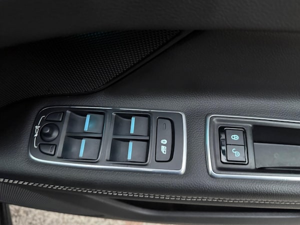 Used Jaguar XF 2015 for sale - 76284281: Photo 10