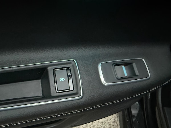 Used Jaguar XF 2015 for sale - 76284281: Photo 32