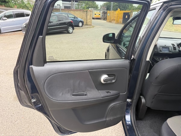 Used Nissan Note 2011 for sale - 75030902: Photo 31