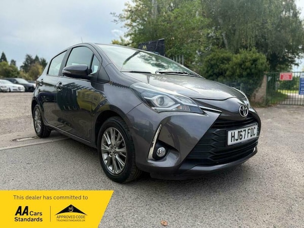 Used Toyota Yaris 2017 for sale - 76013801: Photo 2