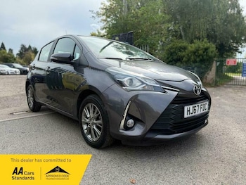 Used Toyota Yaris 2017 for sale - 76013801: Photo 2