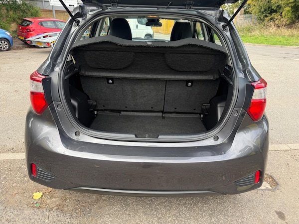 Used Toyota Yaris 2017 for sale - 76013801: Photo 37