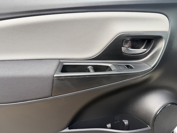Used Toyota Yaris 2017 for sale - 76013801: Photo 43