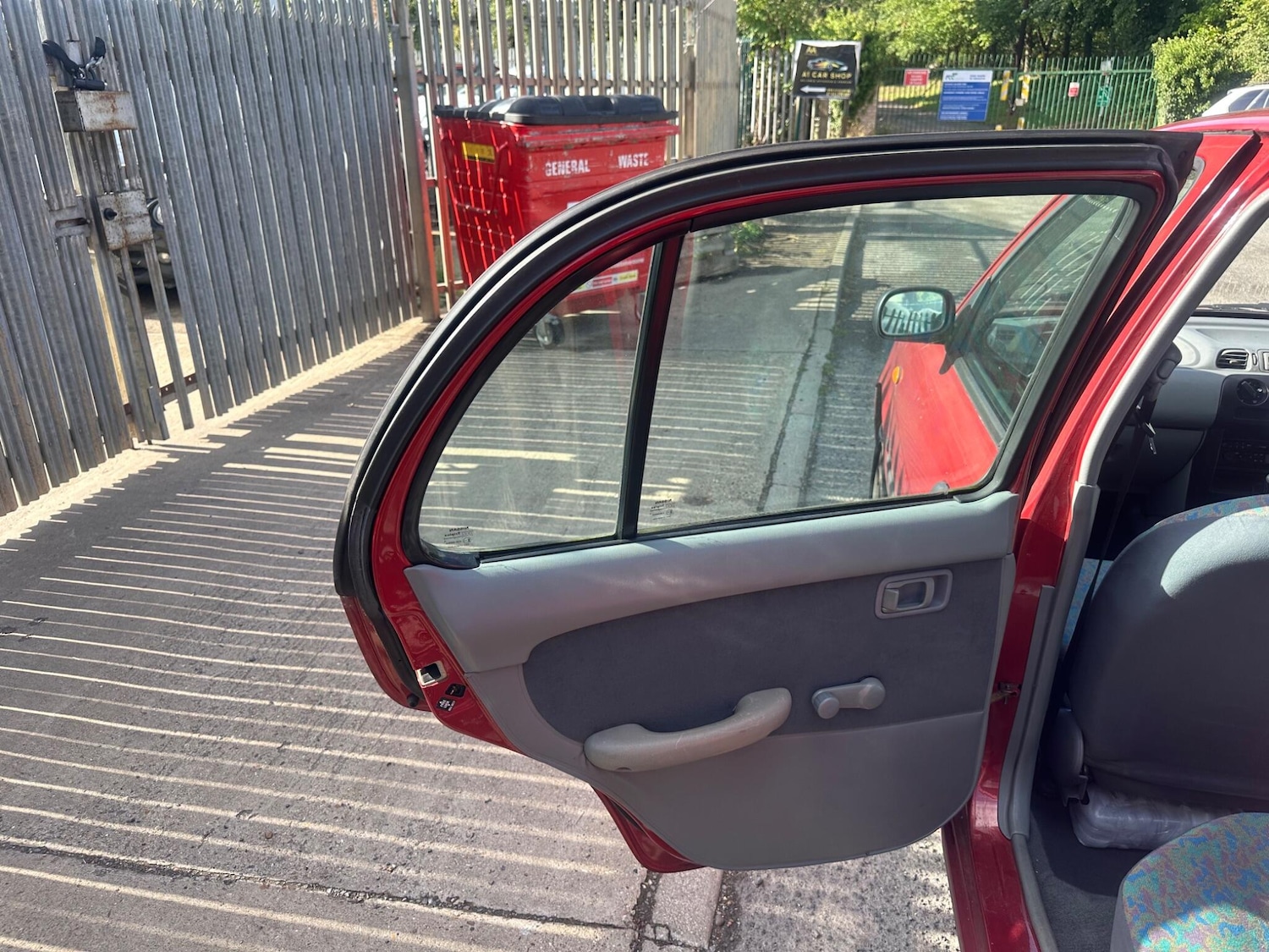 Used Nissan Micra 2000 for sale - 76094781: Photo 13