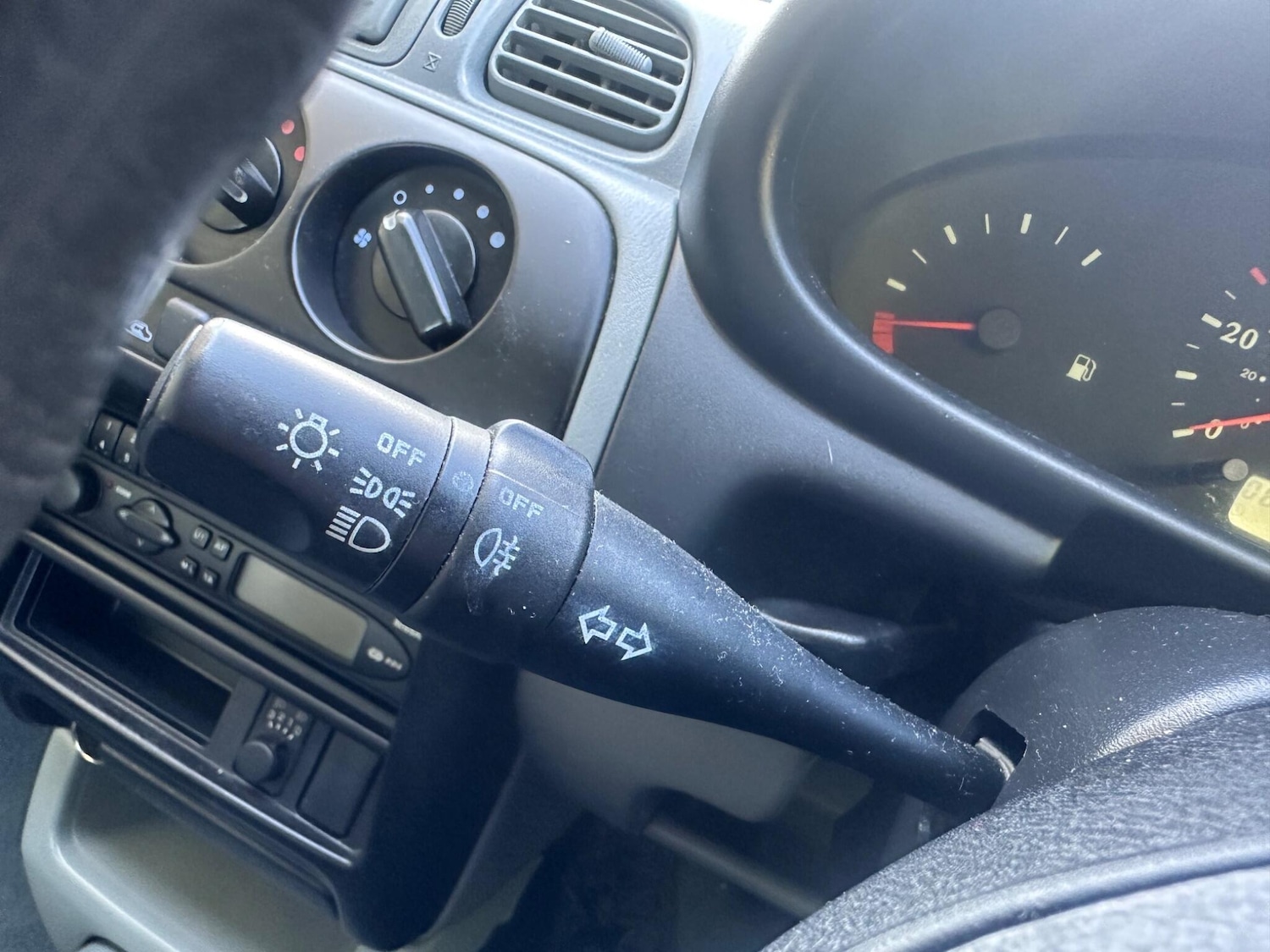 Used Nissan Micra 2000 for sale - 76094781: Photo 22
