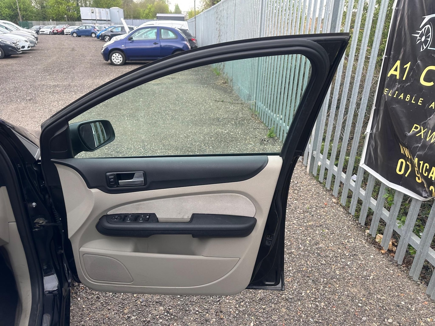 Used Ford Focus 2005 for sale - 76012083: Photo 10