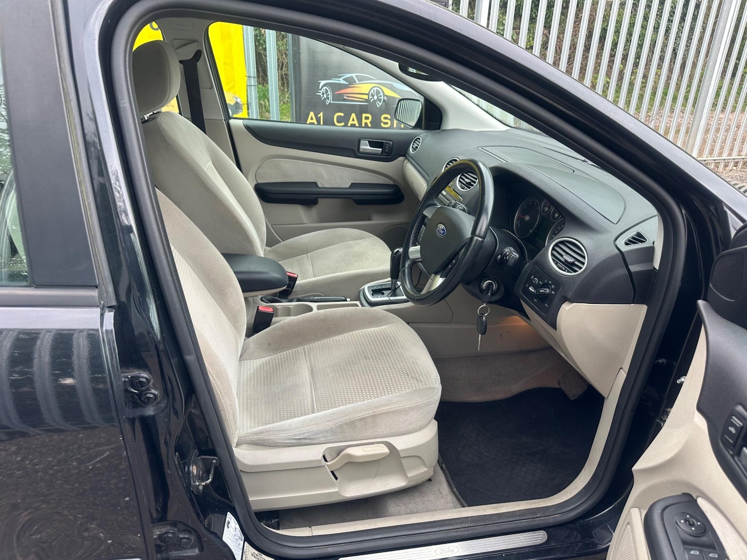 Used Ford Focus 2005 for sale - 76012083: Photo 12