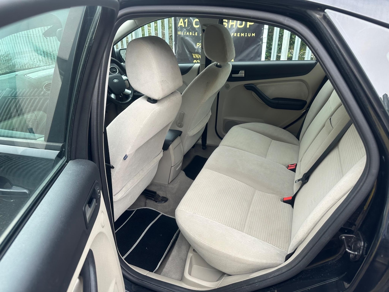 Used Ford Focus 2005 for sale - 76012083: Photo 17