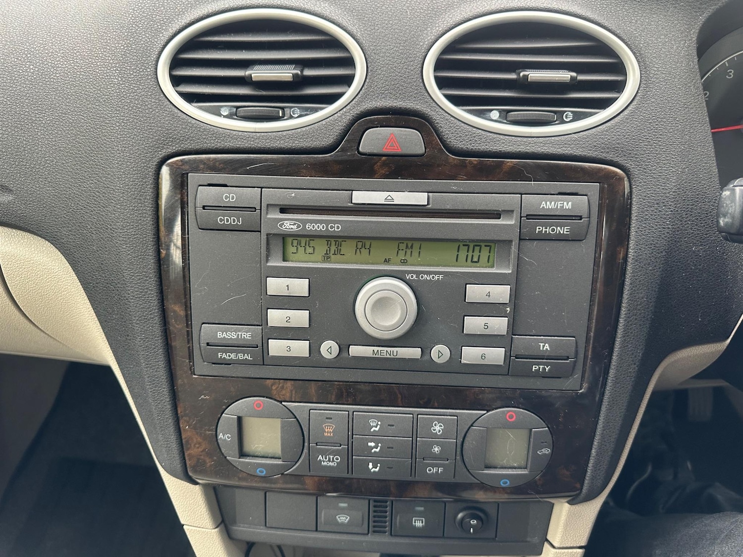 Used Ford Focus 2005 for sale - 76012083: Photo 26