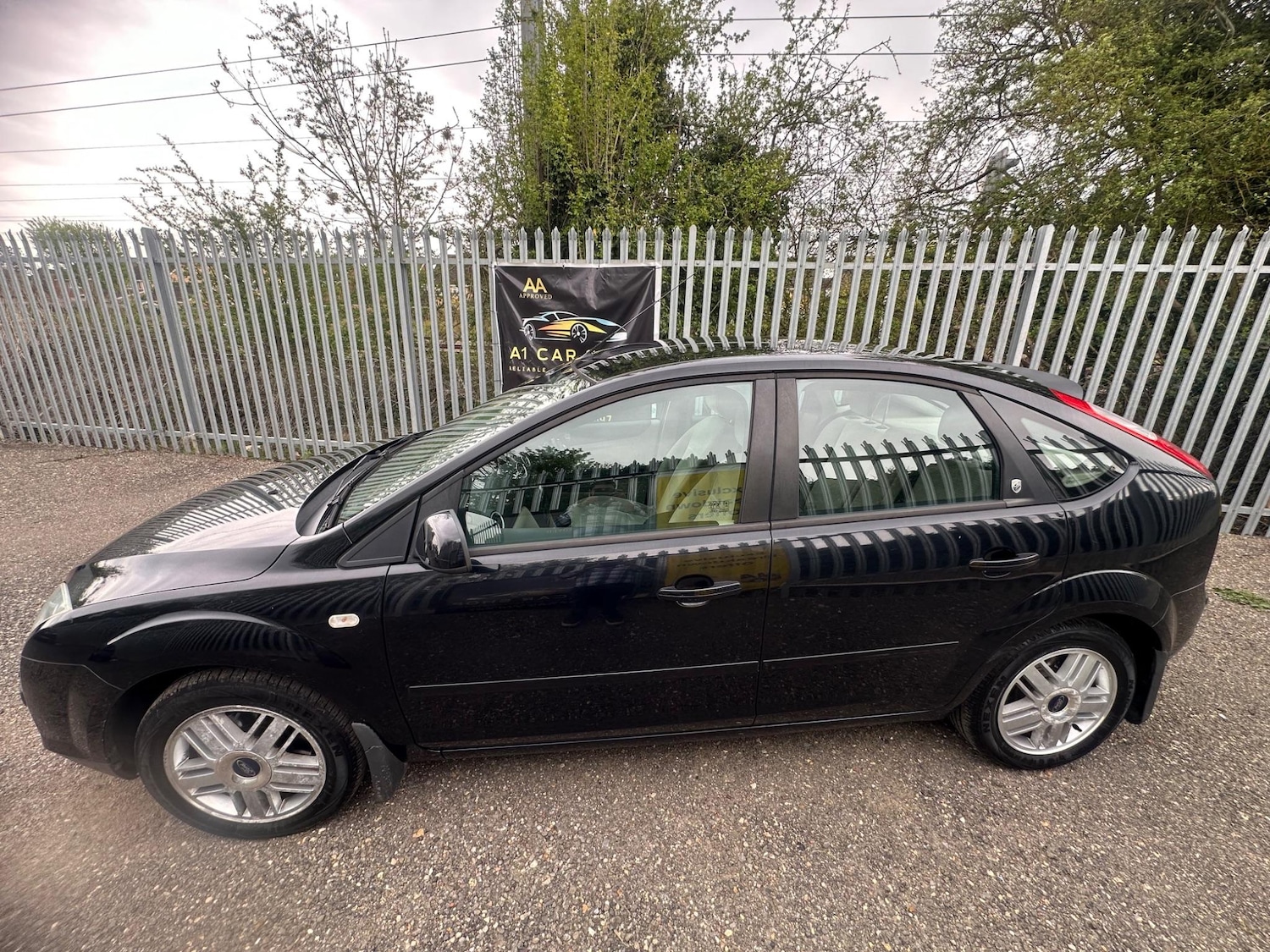 Used Ford Focus 2005 for sale - 76012083: Photo 5