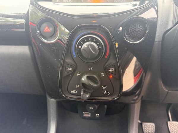 Used Toyota AYGO 2015 for sale - 76200085: Photo 21