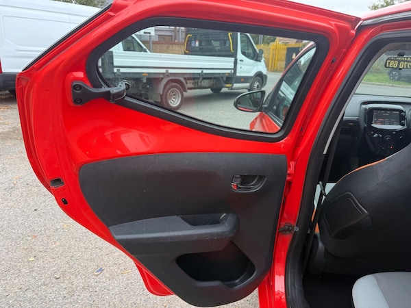 Used Toyota AYGO 2015 for sale - 76200085: Photo 26