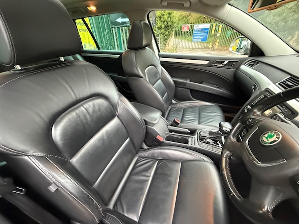 Used Skoda Superb 2012 for sale - 76108461: Photo 14