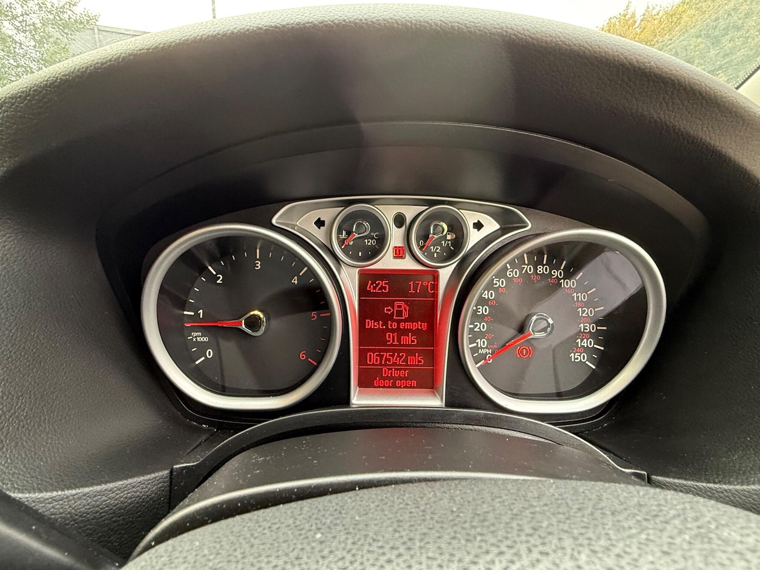 Used Ford Focus 2011 for sale - 76152590: Photo 19