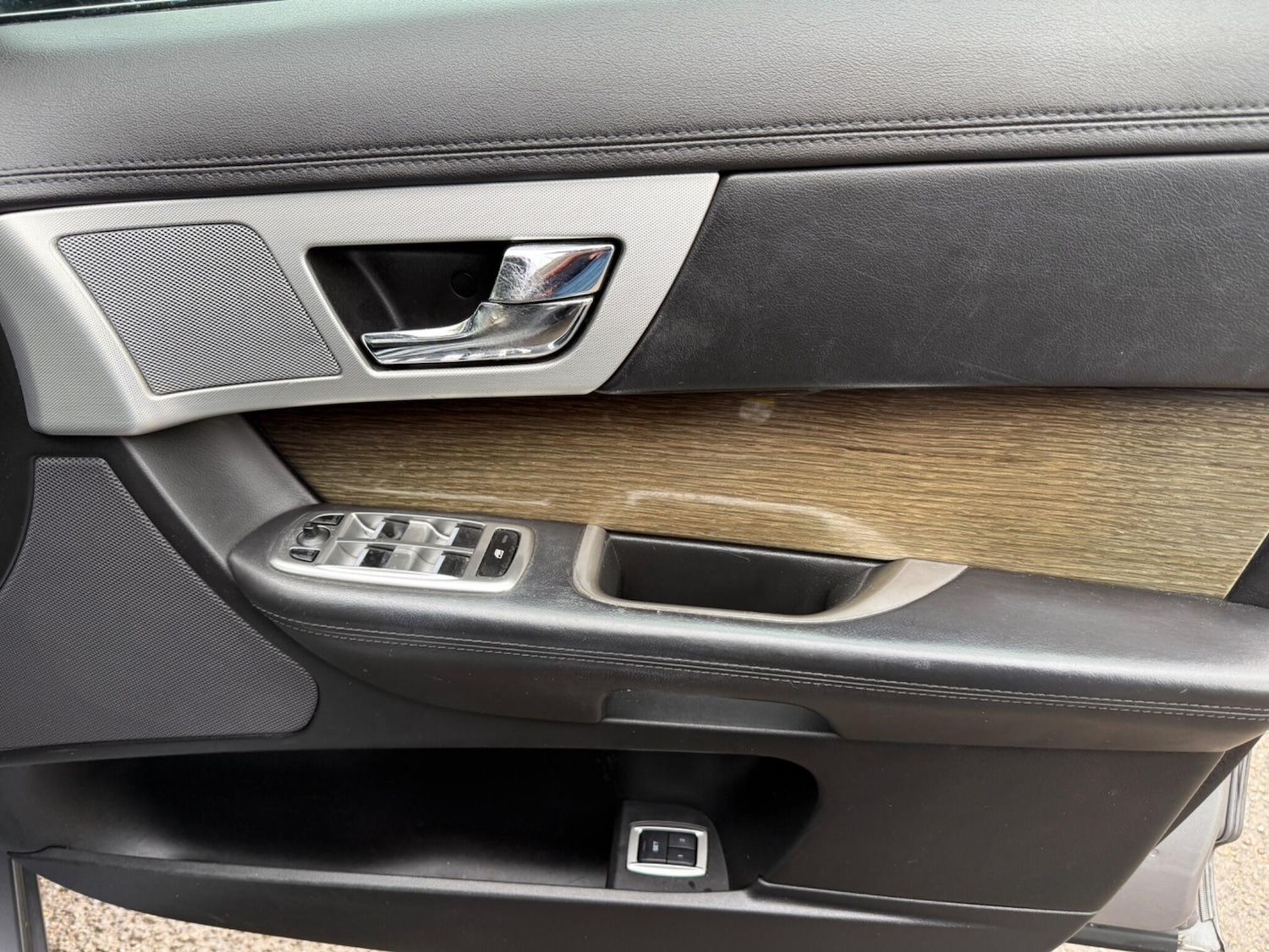 Used Jaguar XF 2012 for sale - 75949538: Photo 12