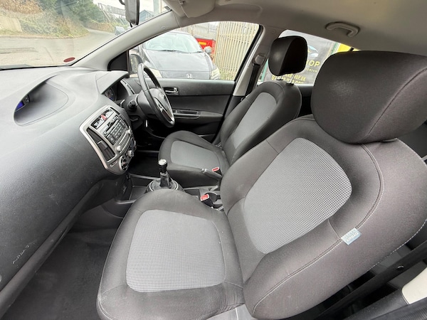 Used Hyundai i20 2012 for sale - 75658015: Photo 32