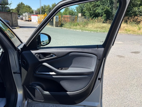 Used Vauxhall Zafira Tourer 2014 for sale - 75378184: Photo 7