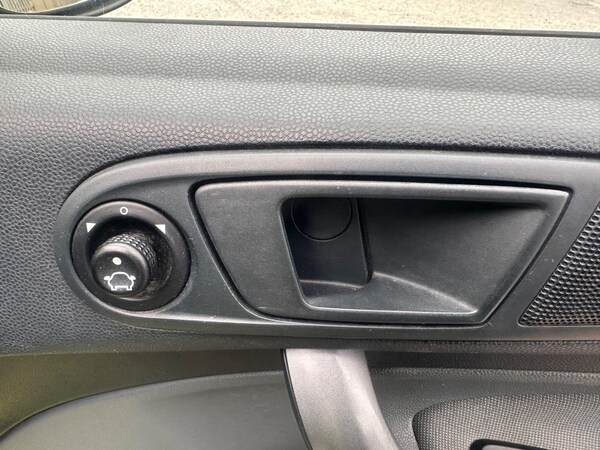 Used Ford Fiesta 2009 for sale - 76240015: Photo 15
