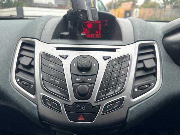 Used Ford Fiesta 2009 for sale - 76240015: Photo 34