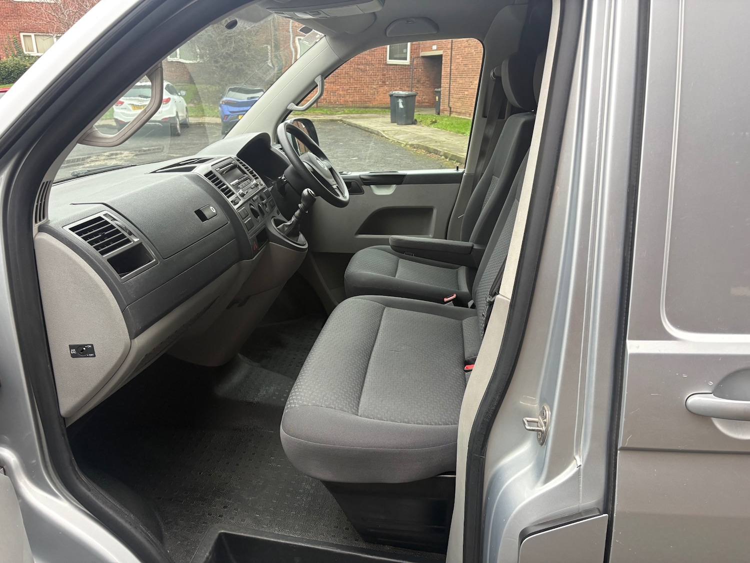 Used Volkswagen Transporter 2015 for sale - 77432904: Photo 10