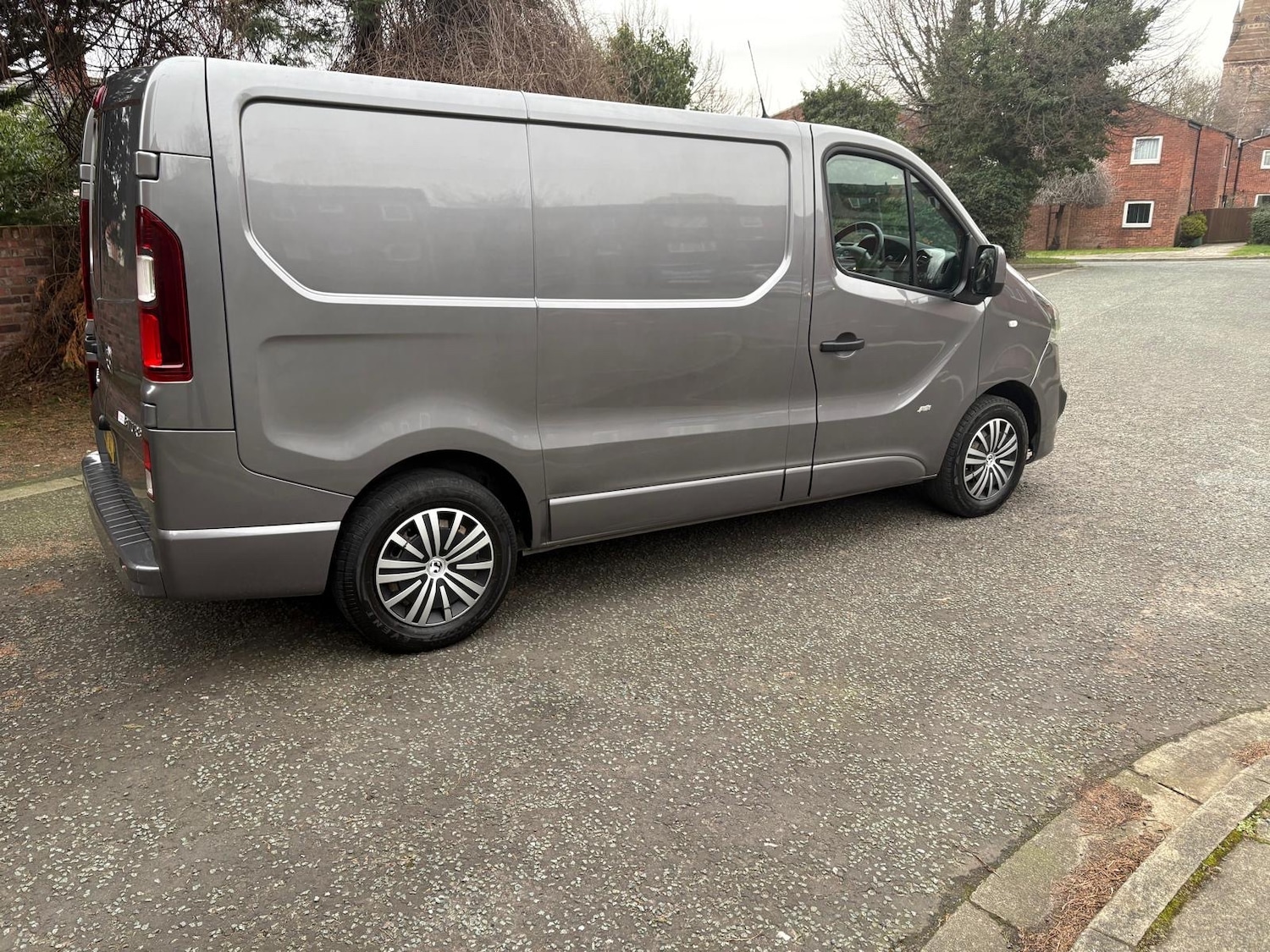 Used Vauxhall Vivaro 2017 for sale - 77591832: Photo 3