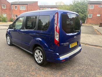 Used Ford Tourneo Connect 2014 for sale - 79420896: Photo
