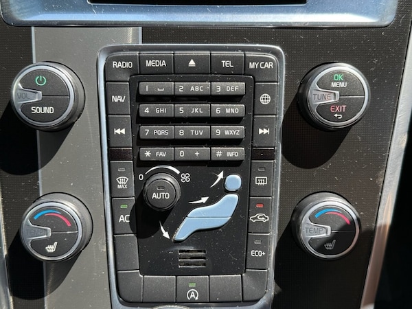 Used Volvo XC60 2015 for sale - 75134845: Photo 23